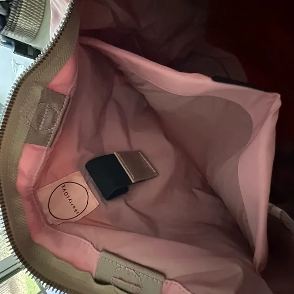ShortyLOVE Tillie PINK tote.  No longer available in this color.  Gently used. - Picture 6 of 10